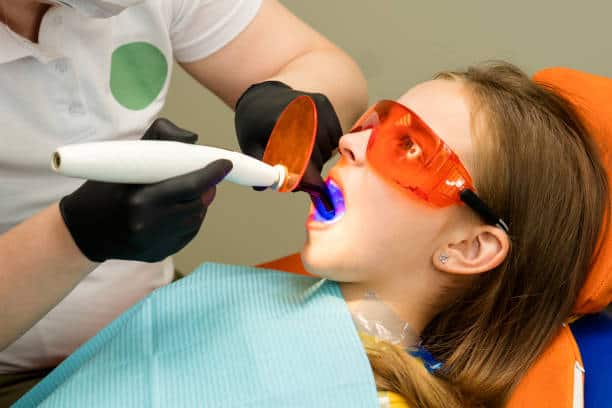 نور و انتخاب رنگ در دندان‌پزشکی